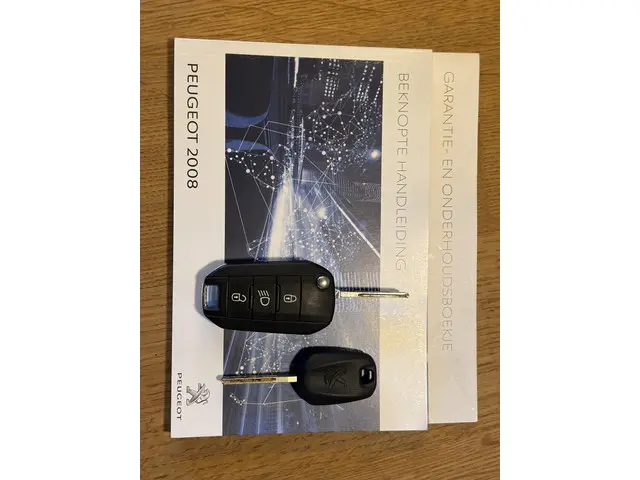 Peugeot 2008 1.2 PureTech Blue Lion 2018 Benzine 26