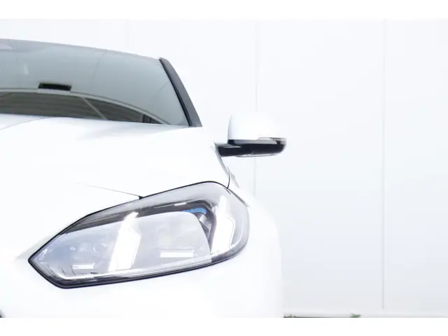 BMW 1 Serie 120 M Sport Design Edition 2025 Benzine 3