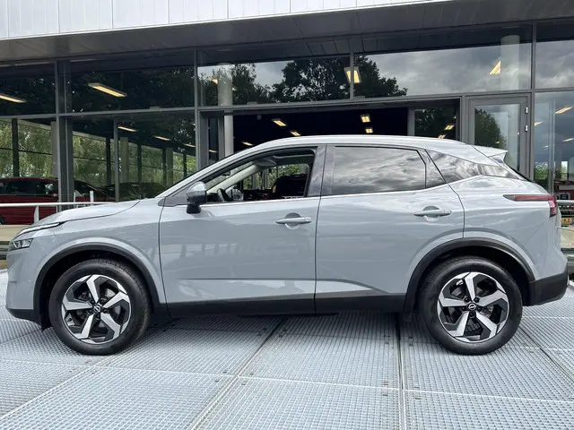 Nissan QASHQAI 1.3 MHEV N-Connecta 2023 Benzine 15