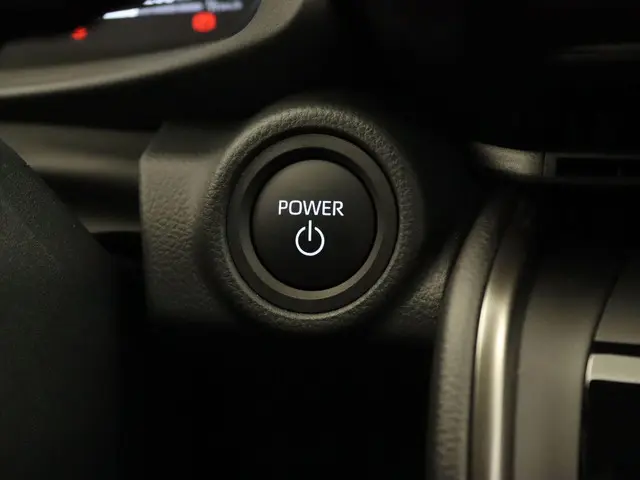 Toyota C-HR 1.8 Hybrid 140 Dynamic 2025 Hybride Benzine 21
