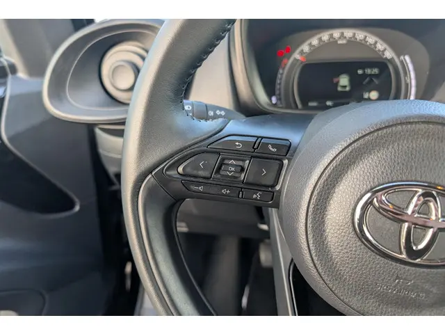 Toyota Aygo X 1.0 VVT-i MT Play 2024 Benzine 24