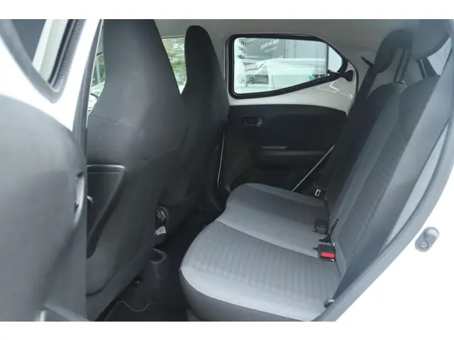 Toyota Aygo 1.0 VVT-I X-CITE 2019 Benzine 14