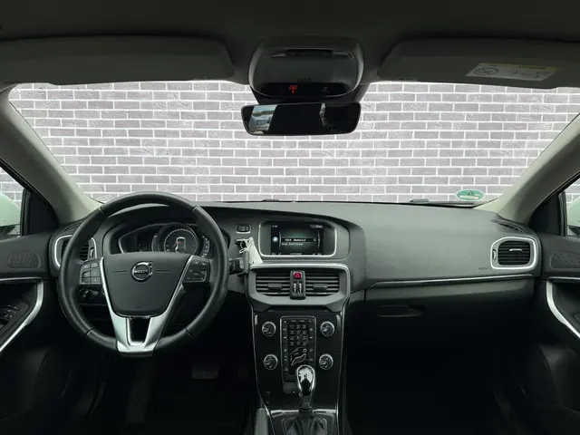 Volvo V40 T2 POLAR + AUTOMAAT 2019 Benzine 4