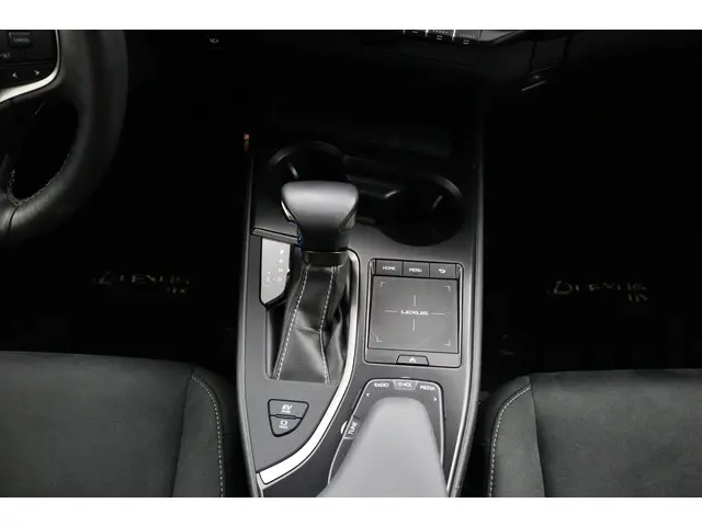 Lexus UX 250h Preference Line 2022 Hybride Benzine 27