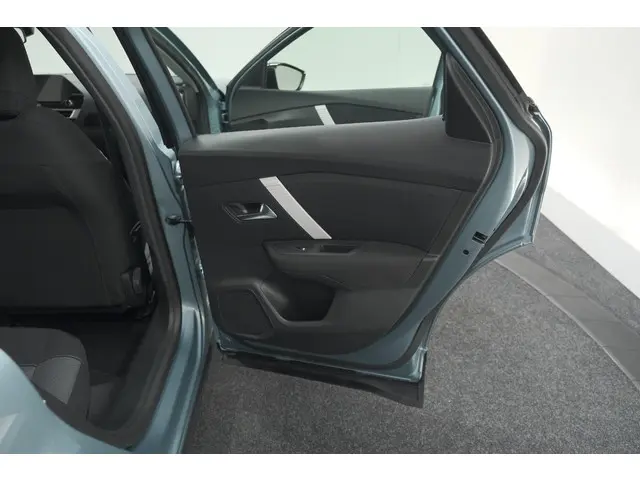 Citroën C4 Puretech 130 Plus 2024 Benzine 71