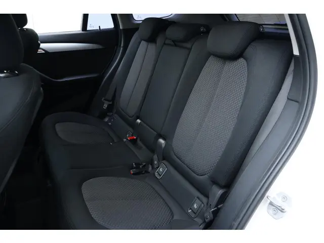 BMW X1 sDrive18d Executive 2017 Diesel 13