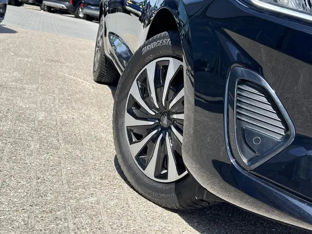 Ford Fiesta 1.0 EcoBoost Hybrid Titanium 2022 Benzine 6