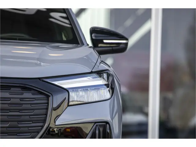 Audi Q4 e-tron 35 S edition 55 kWh 2022 Elektrisch 21