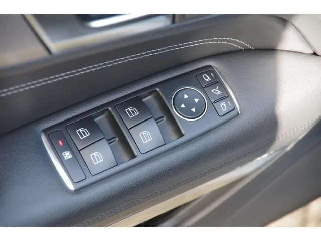 Mercedes-Benz E-Klasse Cabrio 200 Ambition 2014 Benzine 8