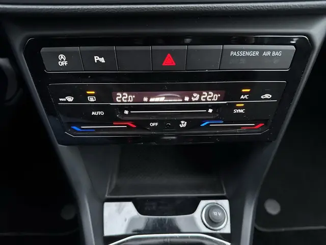 Volkswagen T-Cross 1.0 TSI Life 2023 Benzine 18