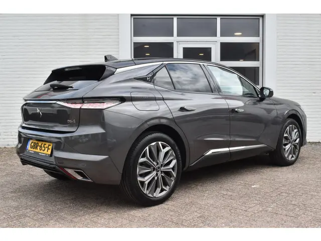 DS DS 4 PureTech 130 EAT8 Bastille 2024 Benzine 23