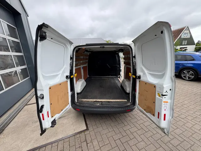 Ford Transit Custom 270 2.2 TDCI L1H1 Trend 2015 Diesel 27