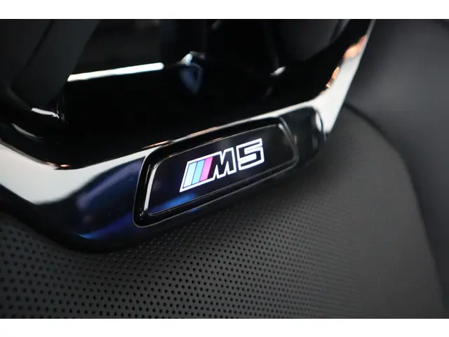 BMW M5 Sedan 2025 Hybride Benzine 30