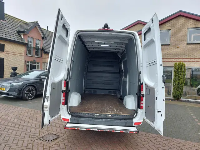 Mercedes-Benz Sprinter 313 CDI L2H2 2015 Diesel 30