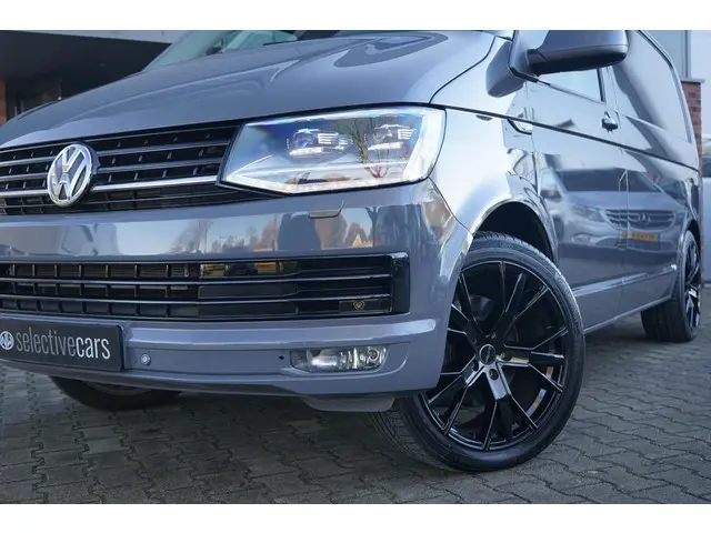 Volkswagen Transporter 2.0 TDI 2018 Diesel 8