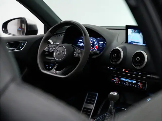 Audi RS3 Sportback 2.5 TFSI 550pk quattro 2019 Benzine 39
