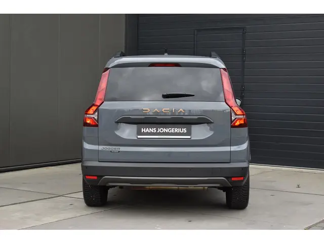Dacia Jogger Hybrid 140 Extreme 2024 Hybride Benzine 7
