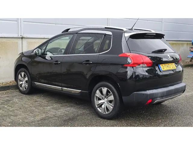 Peugeot 2008 1.2 VTi Allure Pack Premium Plus 2014 Benzine 7