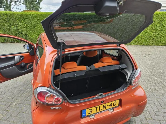 Toyota Aygo 1.0 VVT-i Comfort Orange 2012 Benzine 10