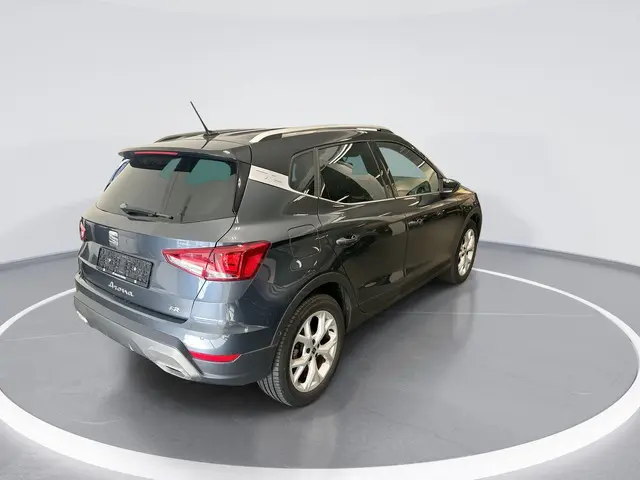 SEAT Arona 1.0 Tsi 110pk DSG FR 2022 Benzine 3