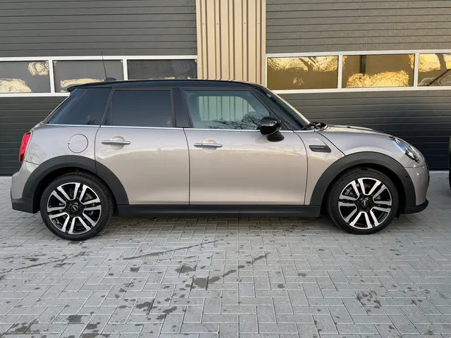 MINI Cooper Mini 1.5 | Facelift | automaat | led 2021 Benzine 10