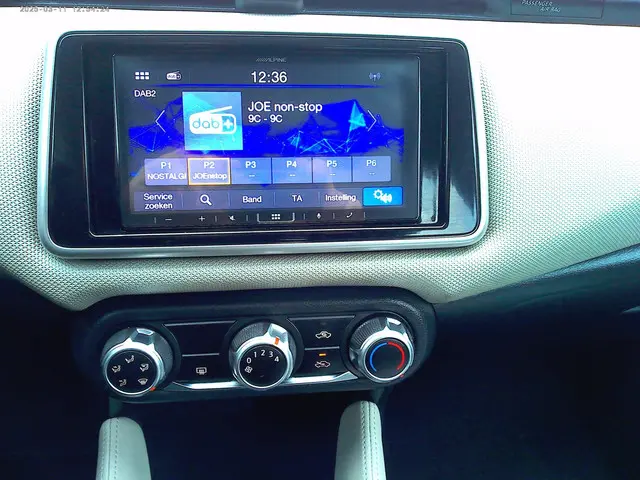 Nissan Micra 1.0L Visia ( 2017 Navi ) 2017 Benzine 6