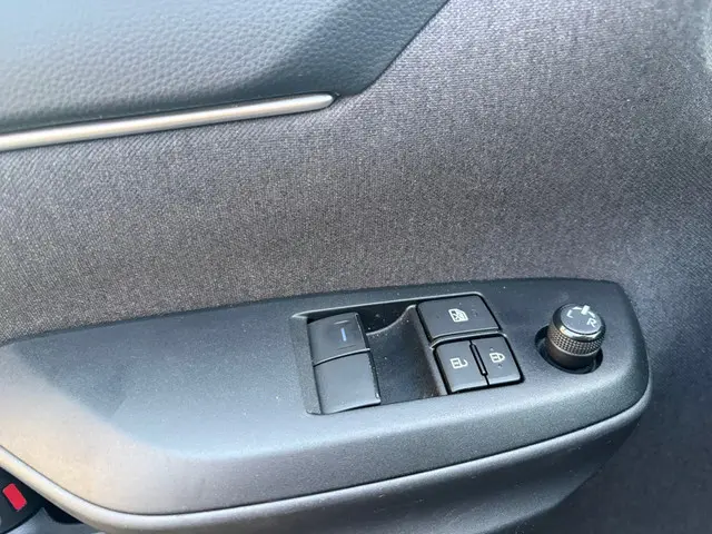 Toyota Yaris 1.5 Hybrid Dynamic 2022 Hybride Benzine 12