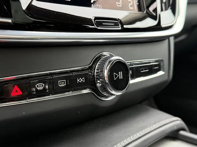 Volvo V90 2.0 T4 Business Luxury+ 2020 Benzine 30