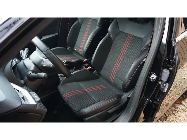 Renault Clio 1.0 TCe 92pk R.S. Line 5Drs 2022 Benzine 8