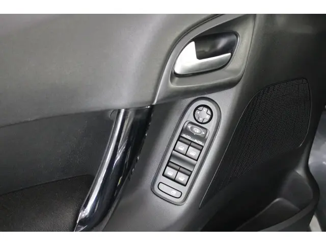 Citroën C3 1.2 PureTech Exclusive 2015 Benzine 12