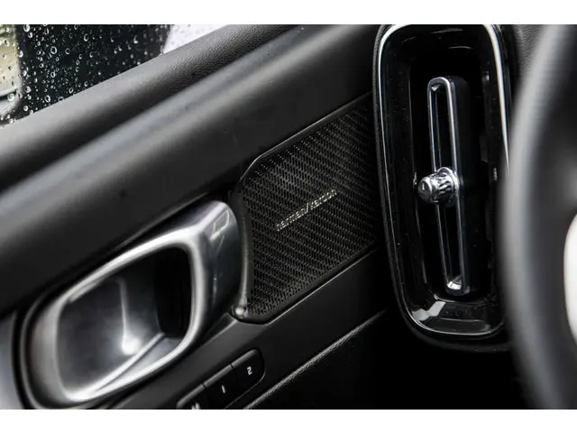 Volvo XC40 2.0 B4 Plus Dark 2024 Benzine 28