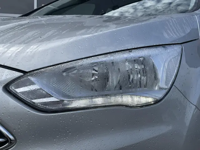 Ford C-MAX 1.0 Titanium 2019 Benzine 2