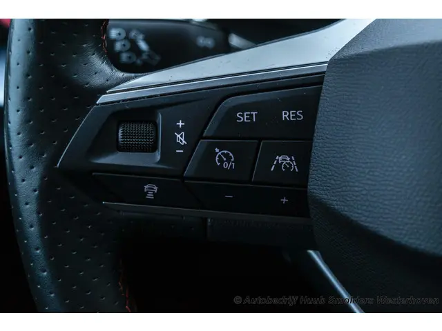 SEAT Ibiza 1.0 EcoTSI FR Business Intense 2022 Benzine 24
