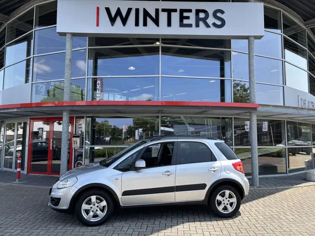 Suzuki SX4 1.6 Exclusive Automaat 2012 Benzine 2