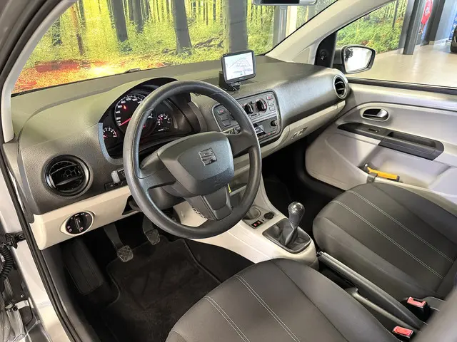 SEAT Mii 1.0 Style Connect 2017 Benzine 8