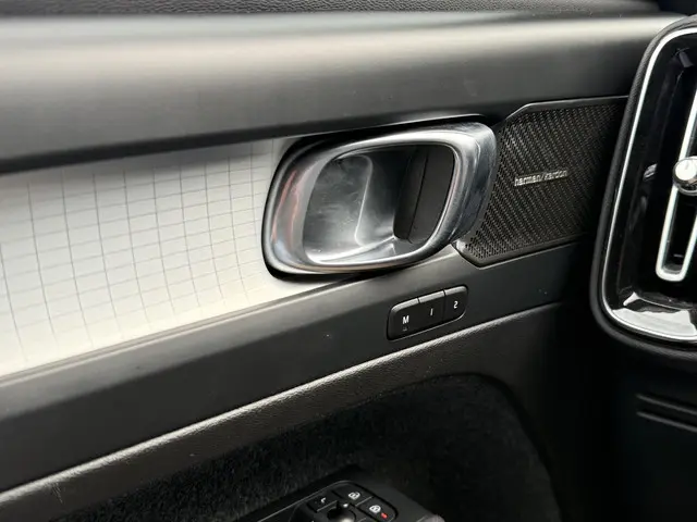 Volvo XC40 2.0 B3 Plus Dark 2023 Benzine 18