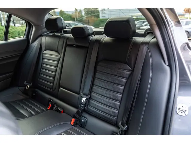 Alfa Romeo Giulia 2.0 T 280pk AWD Veloce 2019 Benzine 45