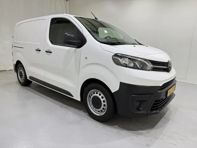 Toyota ProAce Compact 1.5 D-4D Cool Comfort 2021 Diesel 16