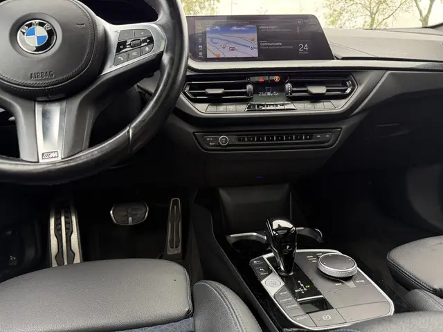 BMW 1 Serie 118i Aut. M-Sport 2023 Benzine 21
