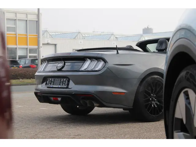 Ford Mustang Convertible 5.0 V8 GT 2022 Benzine 18