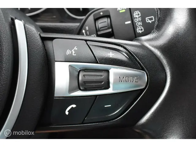 BMW 3 Serie Touring 320i Corporate Lease 2018 Benzine 17