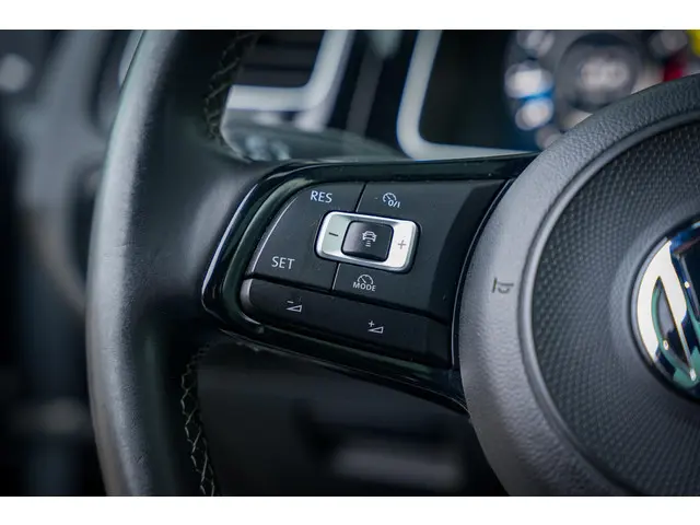 Volkswagen Golf 2.0 TSI 4Motion R 2017 Benzine 22