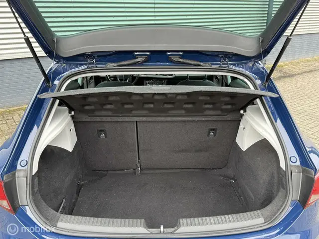 SEAT Leon 1.6 TDI Style TREKHAAK, BTW 2018 Diesel 19
