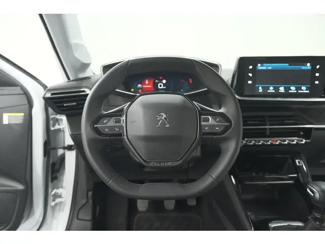 Peugeot 208 PureTech 100 Allure 2024 Benzine 30