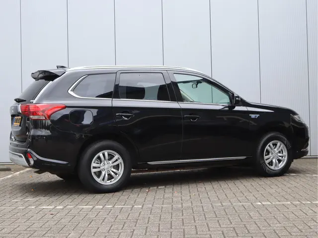 Mitsubishi Outlander 2.4 PHEV 2020 Hybride Benzine 6