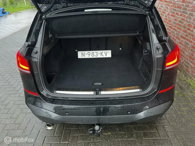 BMW X1 sDrive18i High Executive 2021 Benzine 9