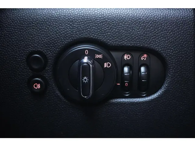 MINI 3-Deurs Cooper C 2019 Benzine 24