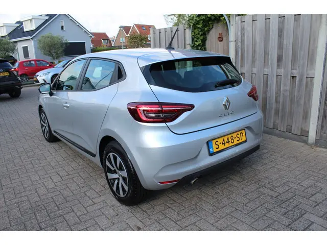 Renault Clio 1.0 TCe Equilibre Carplay 2023 Benzine 4