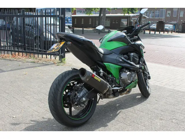 Kawasaki Z800 Tour ABS Akrapovic Superstaat!! 2014 Benzine 7