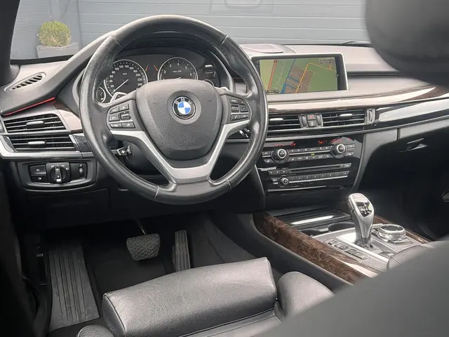 BMW X5 xDrive 50i High Executive 2013 Benzine 10